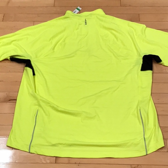 Men’s neon green lightweight Lands End athletic shirt - Picture 4 of 6